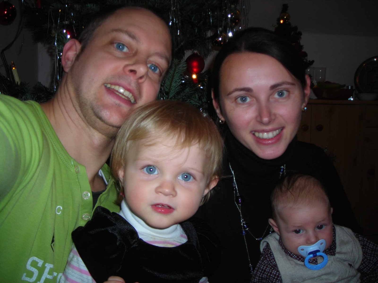 2011 – Happy family